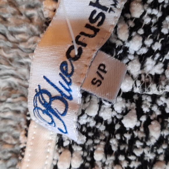 🎊3 FOR $10 BLUECRUSH WOMENS SWEATER S/P - Picture 2 of 3